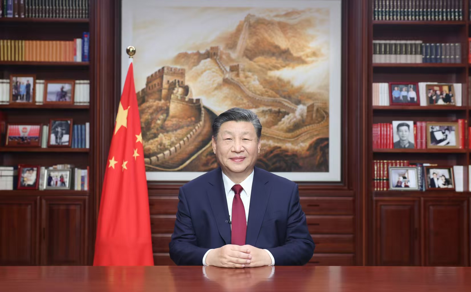 2023年12月31日，新年前夕，國家主席習(xí)近平通過中央廣播電視總臺(tái)和互聯(lián)網(wǎng)，發(fā)表二〇二四年新年賀詞。圖片來源：新華社